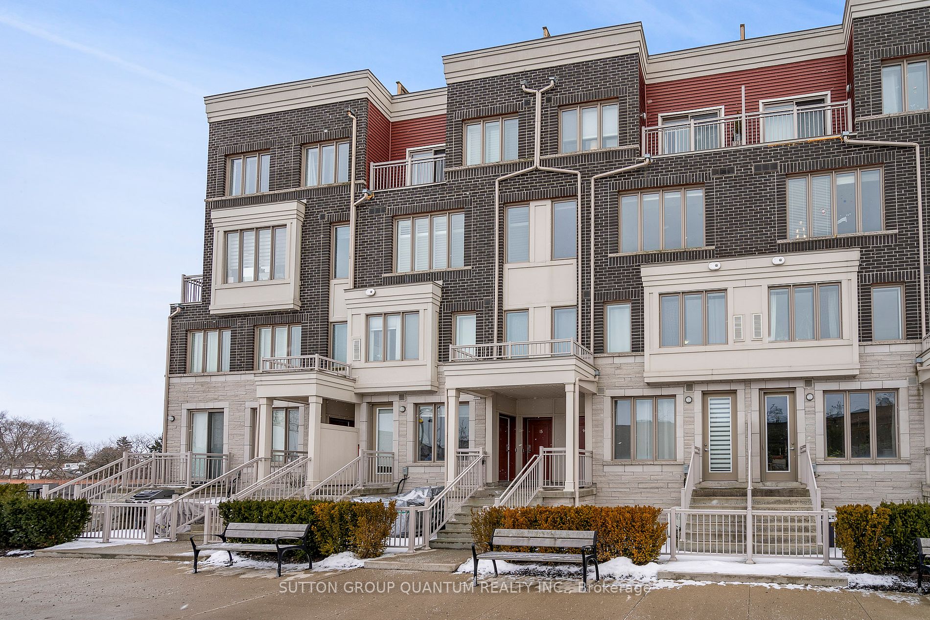 145 Long Branch Ave #15 - Toronto W06 - Long Branch