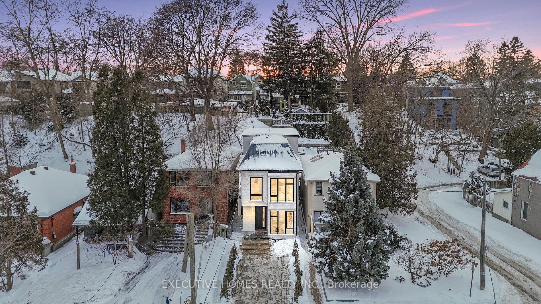 24 Durie St - Toronto W01 - High Park-Swansea
