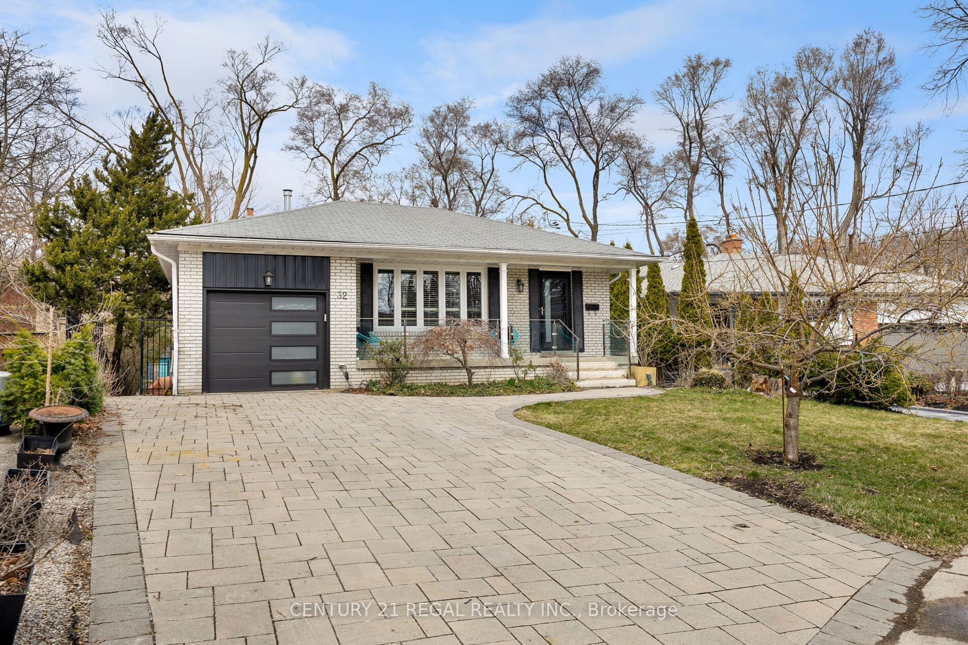 32 Cedarcrest Dr - Toronto W08 - Kingsway South