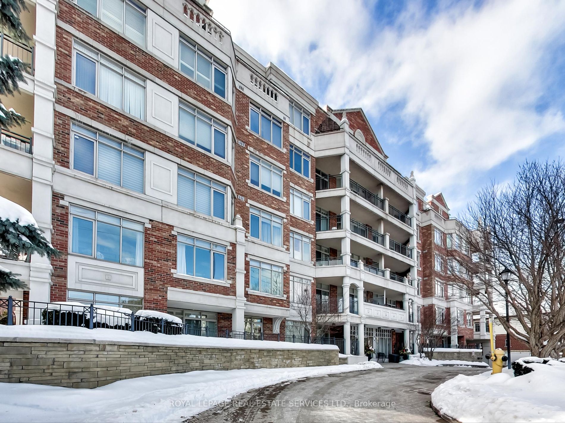 12 Old Mill Tr #206 - Toronto W08 - Kingsway South