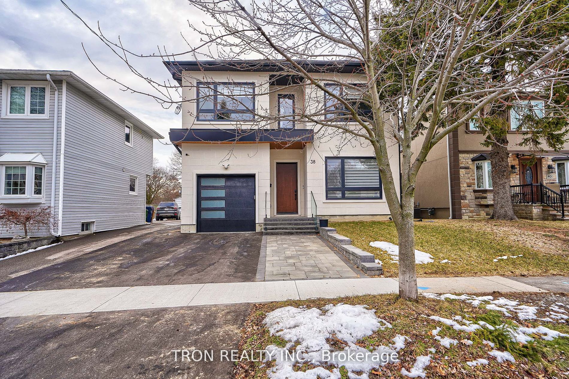 38 Uno Dr - Toronto W07 - Stonegate-Queensway