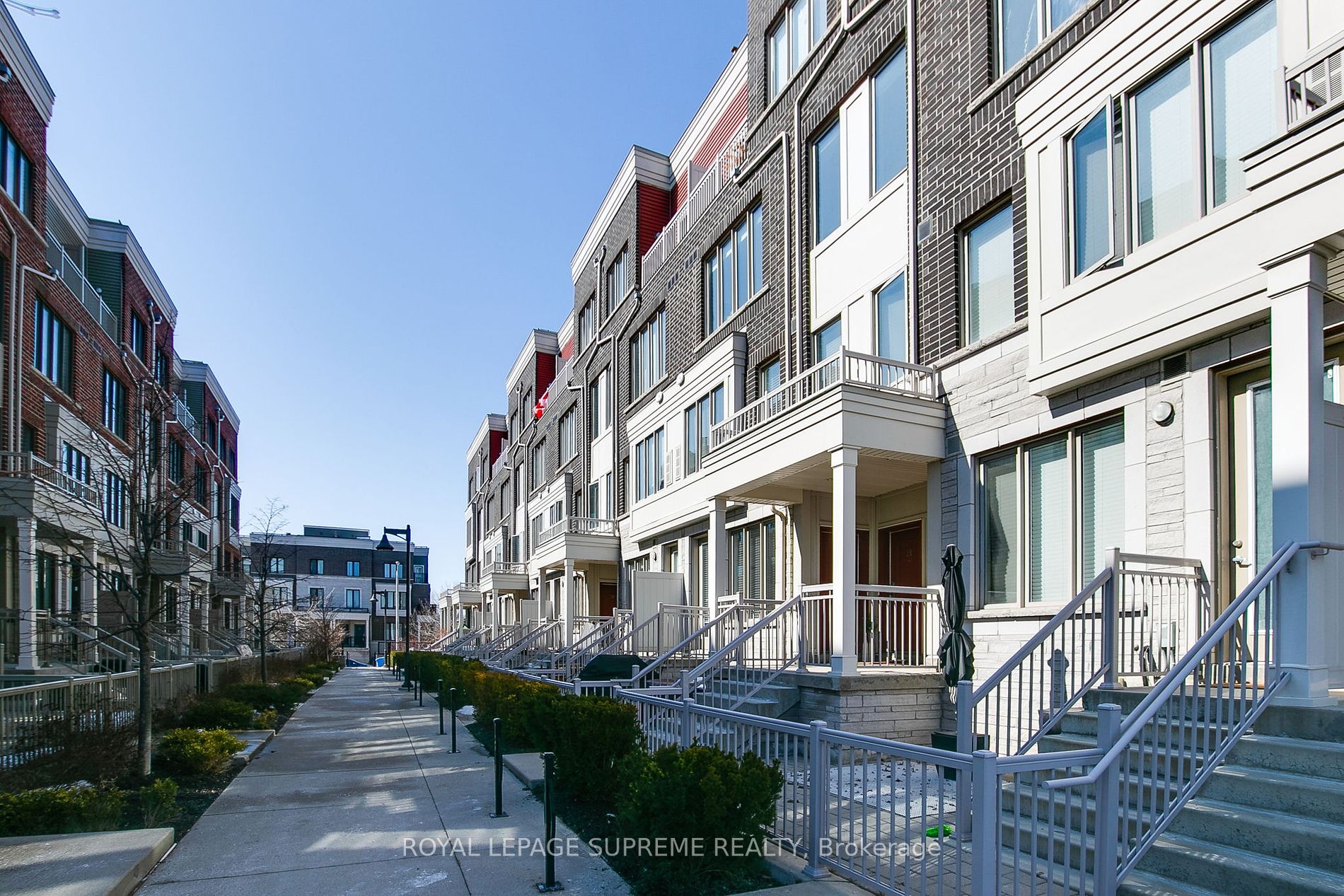 125 Long Branch Ave #22 - Toronto W06 - Long Branch