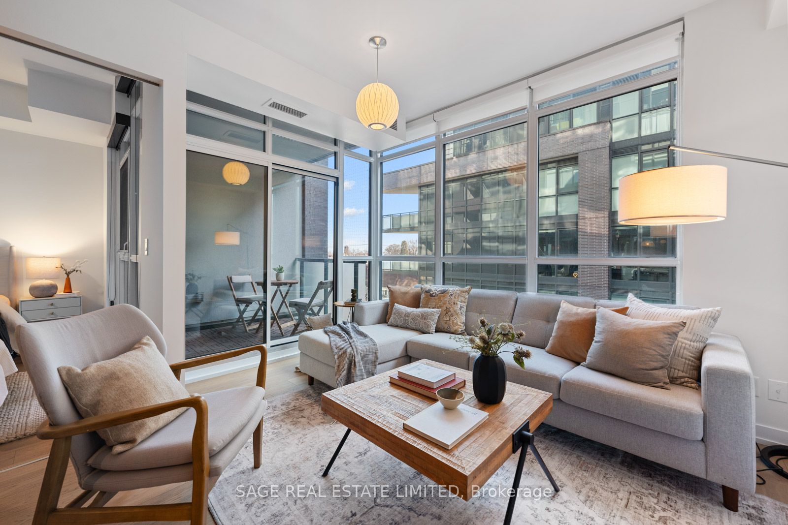 36 Howard Park Ave #402 - Toronto W01 - Roncesvalles