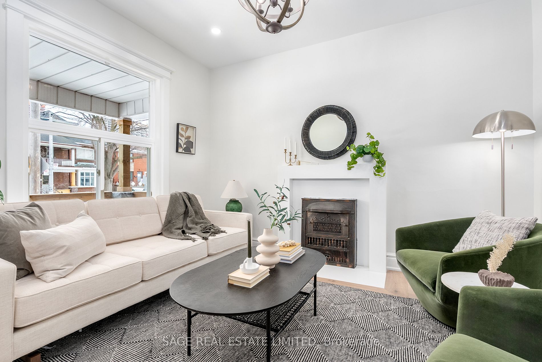 24 Emerson Ave - Toronto W02 - Dovercourt-Wallace Emerson-Junction