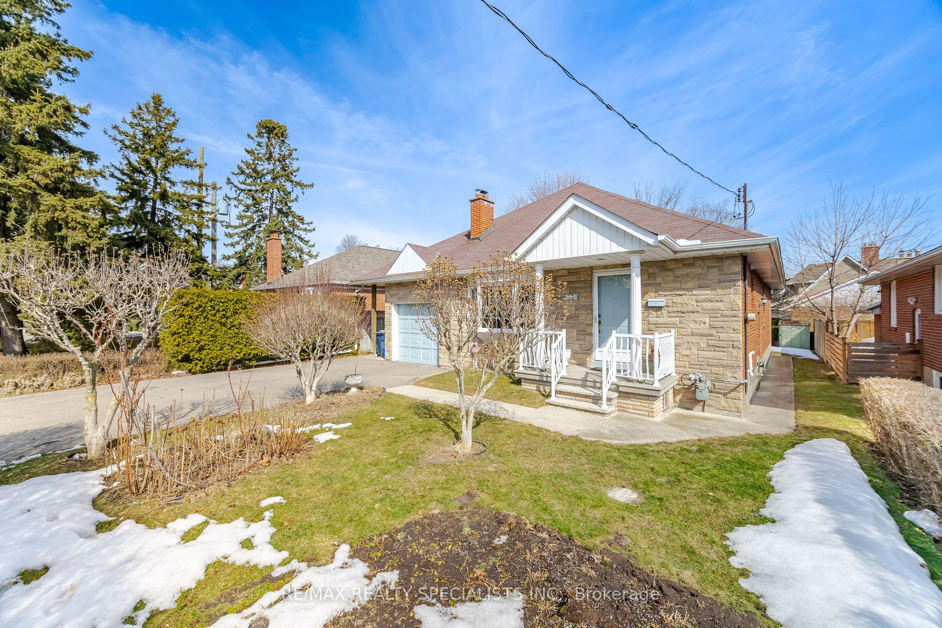 11 Greenmount Rd - Toronto W07 - Stonegate-Queensway