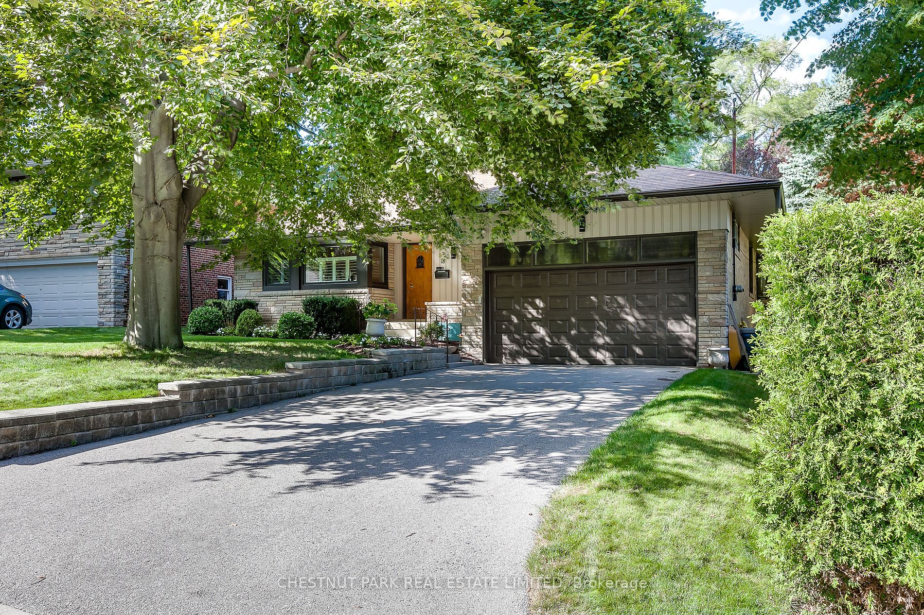 18 Woodway Tr - Toronto W07 - Stonegate-Queensway