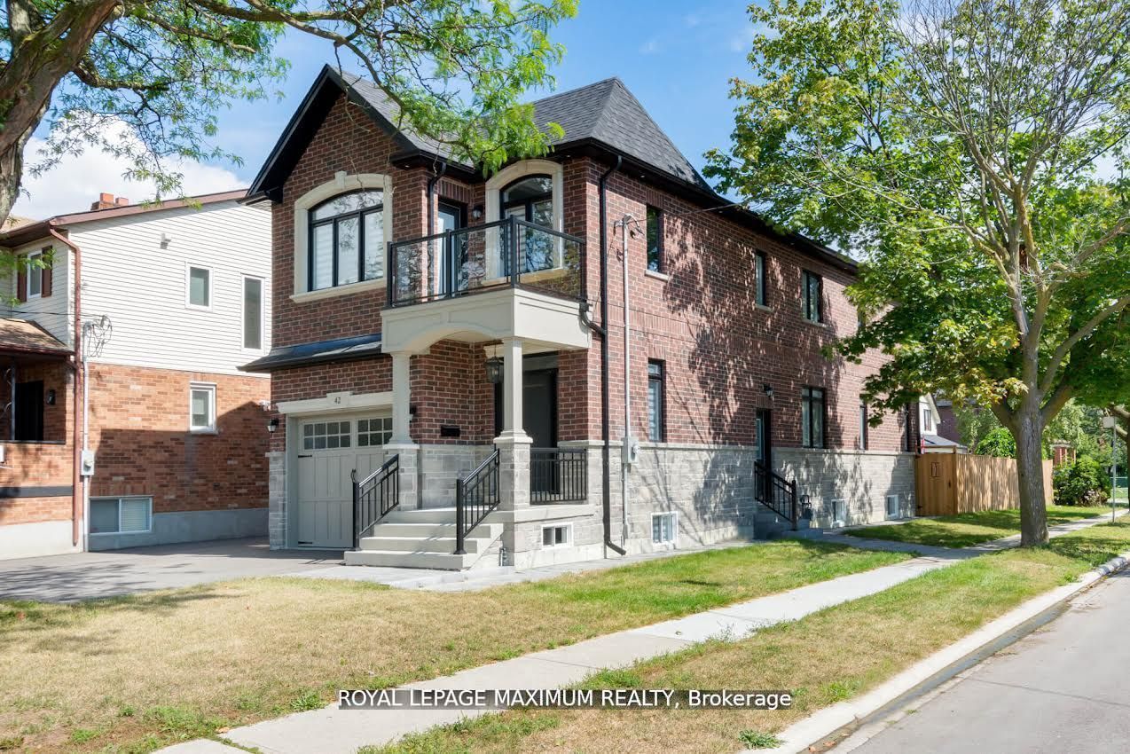 42 Fairfield Ave - Toronto W06 - Long Branch