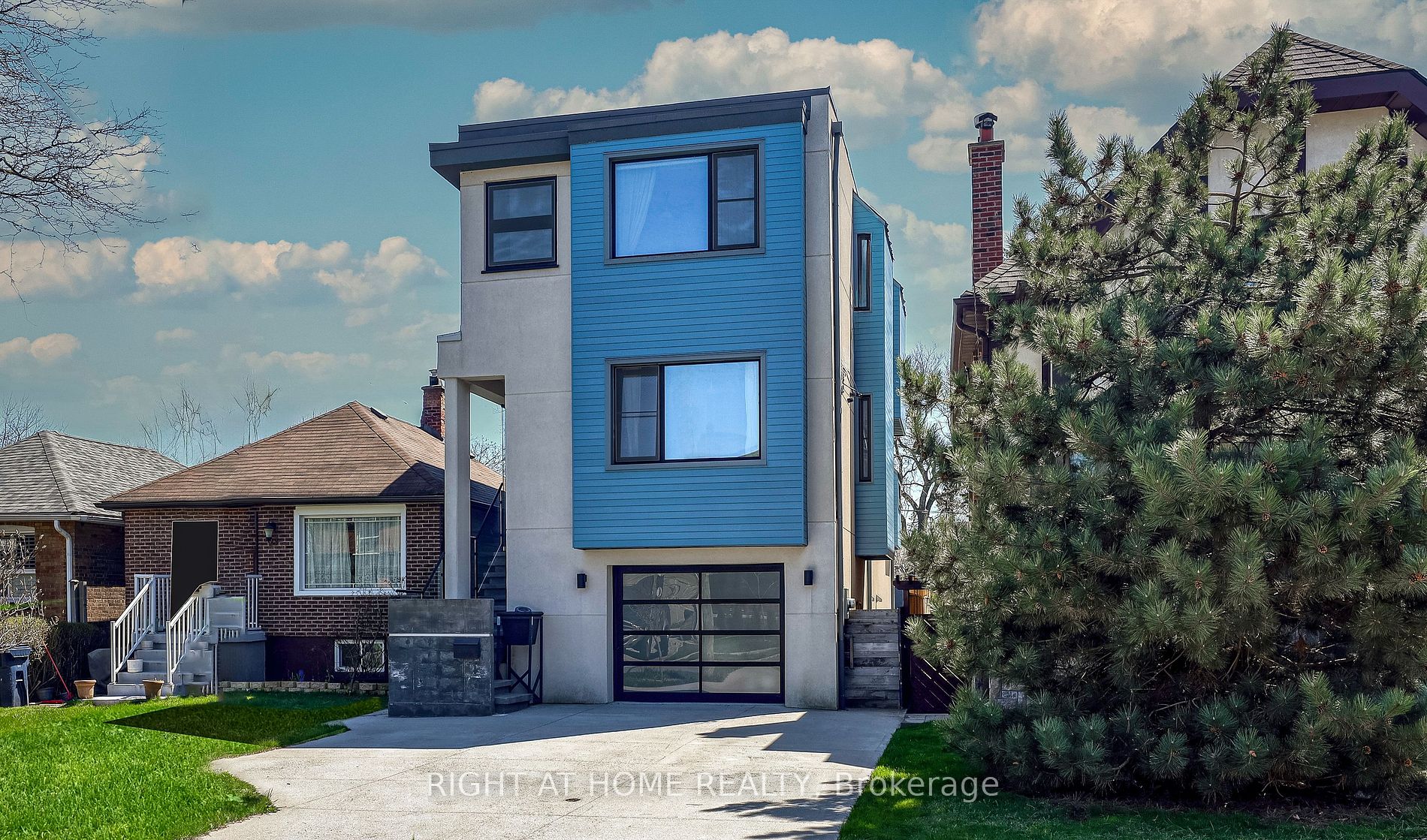 29 Ash Cres - Toronto W06 - Long Branch