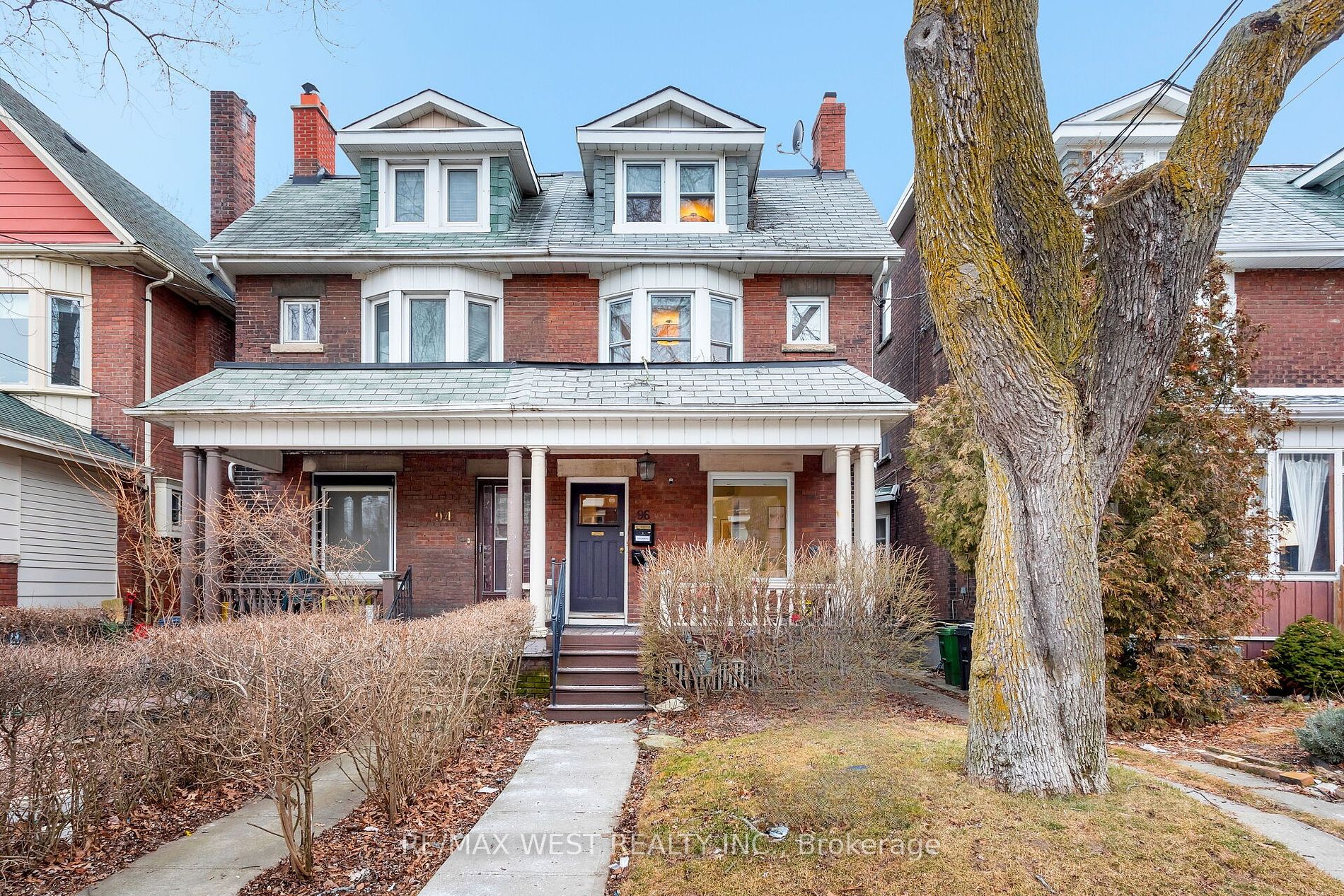 96 Roncesvalles Ave - Toronto W01 - Roncesvalles
