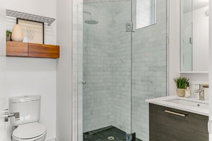 30webormls44_002_bathroom