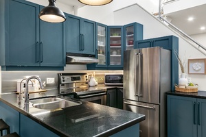 287 richmond st e #302 22webormls15_010_kitchen