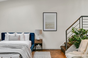 287 richmond st e #302 32webormls26_018_primary bedroom