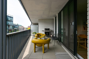 047_balcony