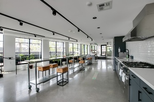 057_amenities