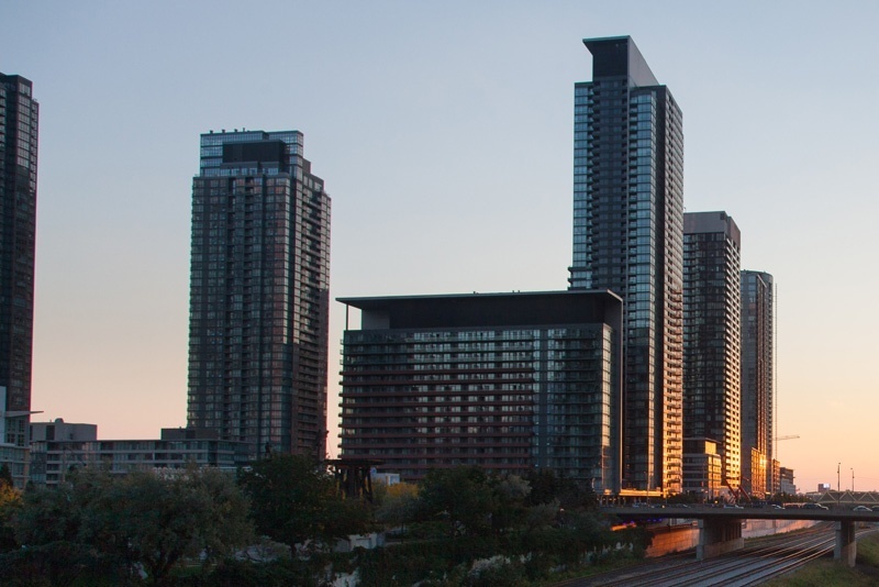 4K Spadina 1819 Central Toronto Downtown 4K Spadina 1819 Central Toronto Downtown