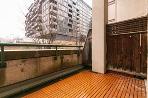 28webormls47_001_balcony