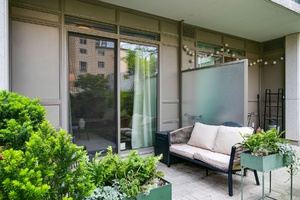 30webormls77_002_patio