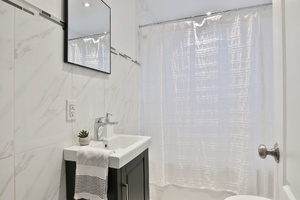 023_bathroom