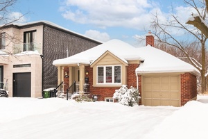 131 Meadowvale Drive - Etobicoke - Springbrook Gardens