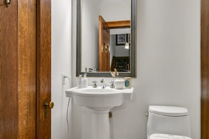 29webormls20_001_powder_room