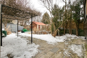61webormls74_001_backyard