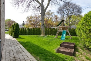 77webormls74_013_backyard