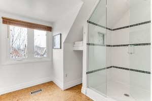 36webormls27_004_master ensuite