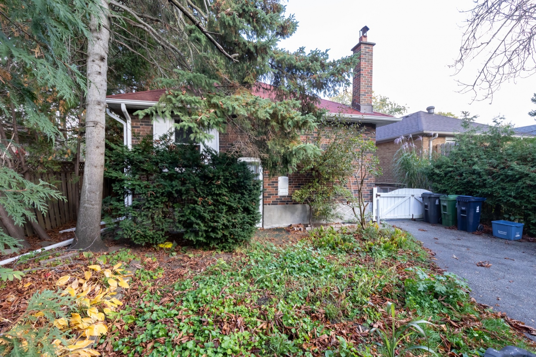 258 Prince Edward Drive South West Toronto Sunnylea Etobicoke