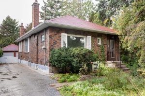 258 Prince Edward Drive South - West Toronto - Sunnylea Etobicoke