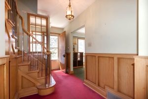 4 heathrow court  stairs