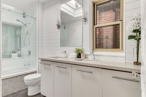 45webormls44_001_bathroom