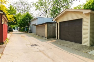 72webormls77_002_alley
