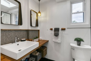 29webormls44_001_bathroom