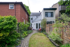 36webormls74_001_backyard