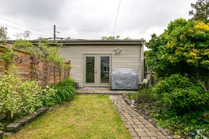 42webormls74_007_backyard