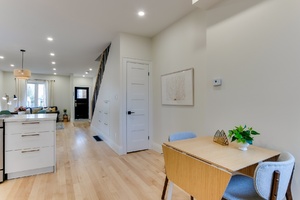 030_breakfast area