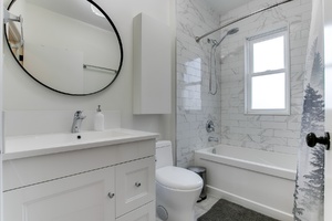 043_bathroom